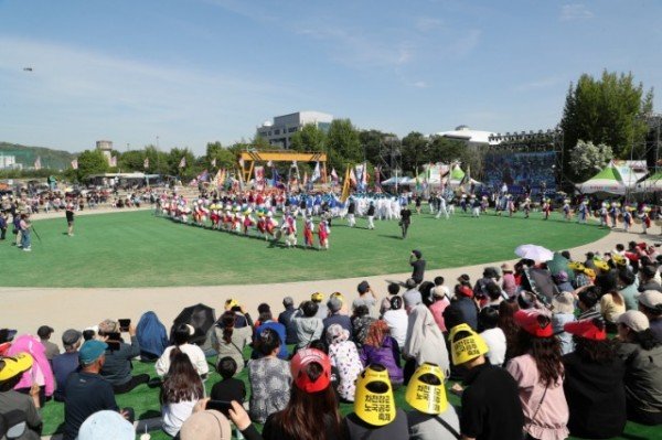 0504 차전장군노국공주축제서 다채로운 민속문화공연 선보여 (1).JPG