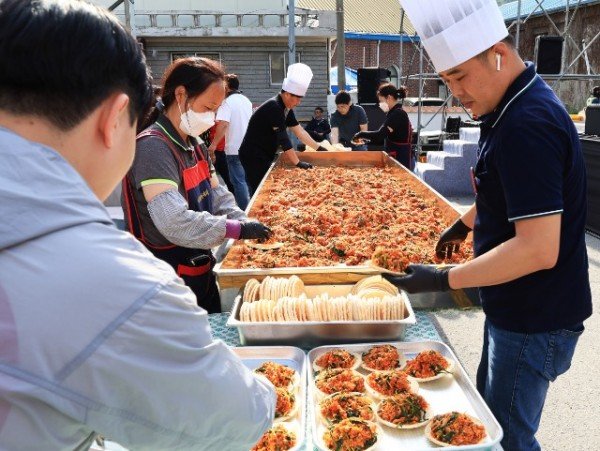 1-2 사진(축제의 달, 5월 영양군 바가지논란 잡기 위한 파란!).hwp.jpg