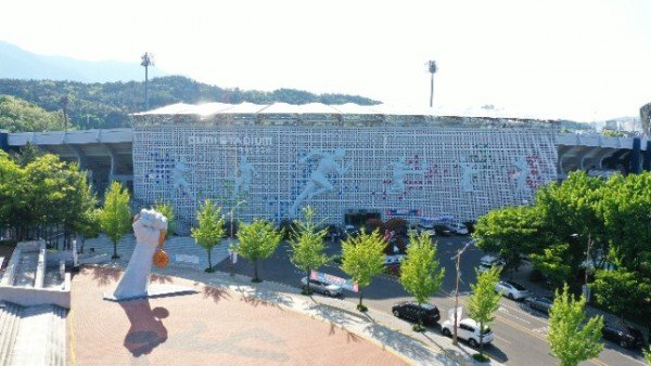 [도시재생과]공공디자인 도입 사진(3)(구미시민운동장 파사드).jpg