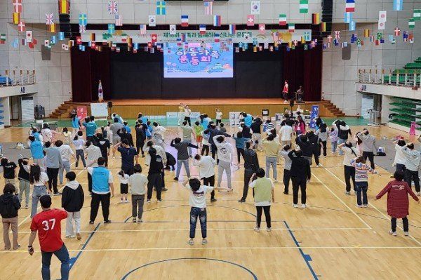 영주-7-1 영주시 장애인종합복지관 ‘아동 가족과 함께하는 신나는 운동회’ 현장 전경.jpg