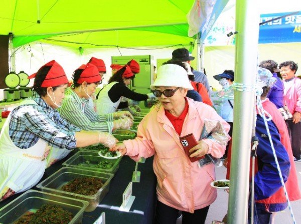 1-3 사진(제19회 영양산나물축제 성황리 마무리).jpg