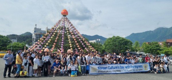 [교육청소년과] 신라불교초전지 문화체험_단체사진 (1).jpg