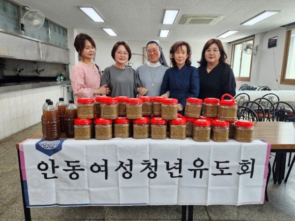 0513 안동여성청년유도회, 향토전래음식 전승 교육 “된장 만들기 교육” 실시 (2).jpg