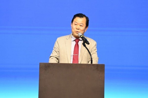 송원호 회장님 인사말 사진.jpg