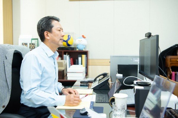 [감사담당관실] 부패위험성 진단결과 및 조직문화 분석 보고회_영상회의.jpg