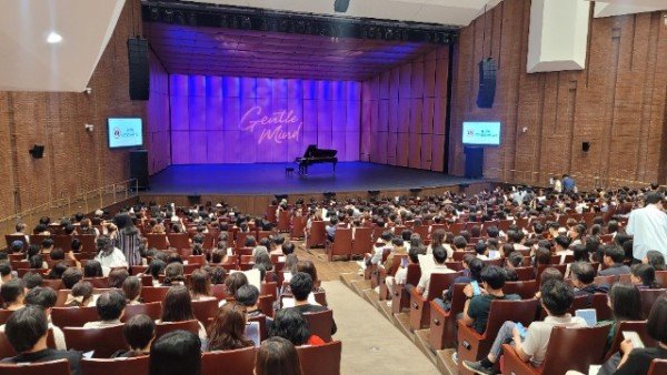 [문화예술회관] 유키 구라모토 공연 4.jpg