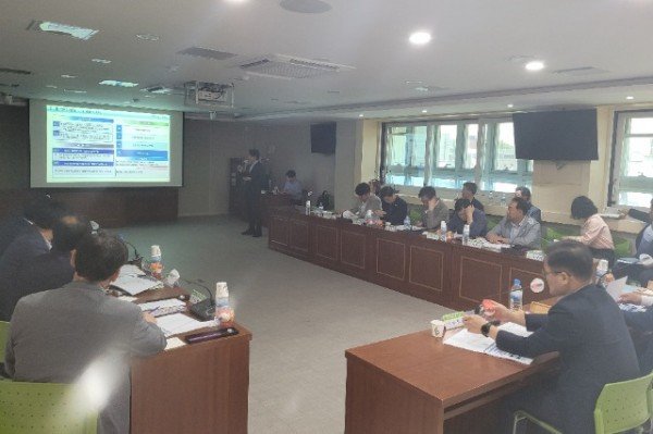 영주-3-2 _영주 첨단베어링 국가산업단지 기업유치 전략수립 용역’ 이행사항 점검 보고회 현장 모습.jpg
