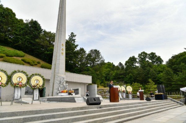 영주-6-4 영주시 현충일 추념식이 거행 되었다.jpg