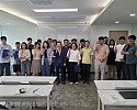 사진자료_IP 권리 지원프로그램 참가자들이 화이팅을 외치고 있다.jpg