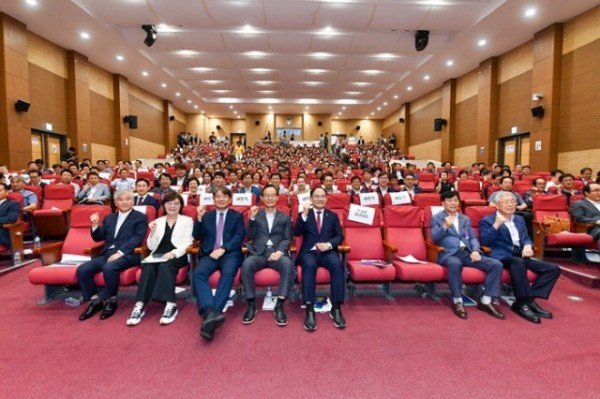 영주-1-2 13일 국회의원회관 대회의실에서 개최된 영주첨단베어링 국가산업단지 사업설명회 현장 모습.jpg