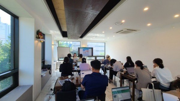 1_3fgUd018svc31jmsmkm8tyt_tg3zvl (1).jpg