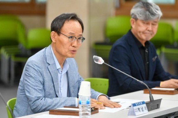 영주-3-2 박남서 영주시장이 2024경북영주 풍기인삼축제 준비에 최선을 다하라는 주문을 하고 있다.jpg