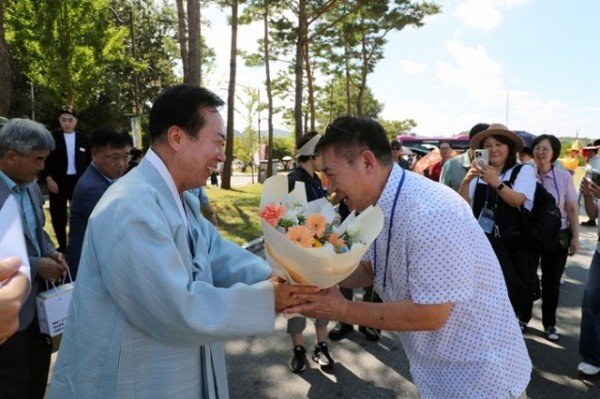 0918 안동시  추석 맞아 관광객 환영 행사 열어 (4).JPG