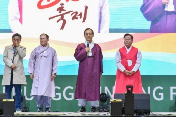 영주-박남서 영주시장이 개막식에서 환영사를 하고 있다.jpg