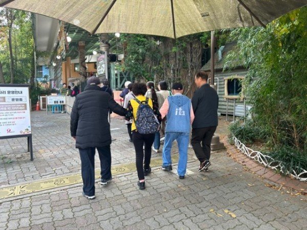 [복지정책과]구미 행복기동대  외로운 이웃과 단짝 맺다(단짝과함께).jpg