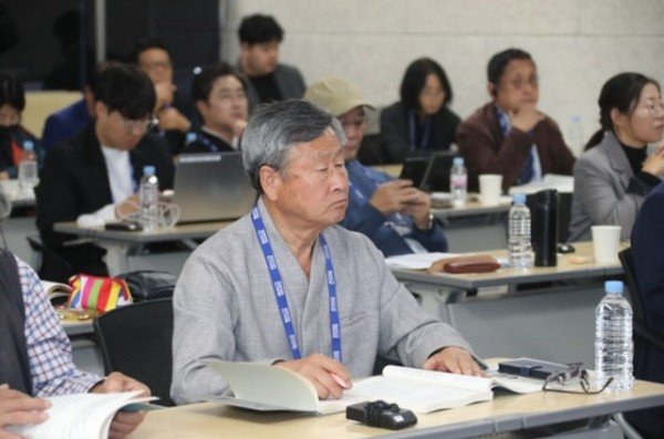 1101 제11회 21세기 인문가치포럼  2일 차 성료 (3).jpg