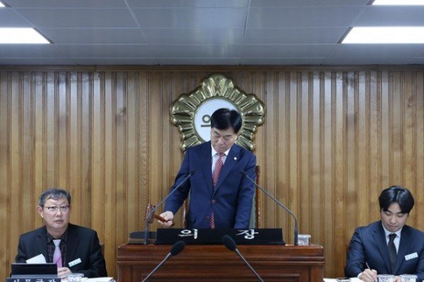 20241122%20114839%20%20제288회%20제2차%20정례회%20제1차%20본회의[1].jpg