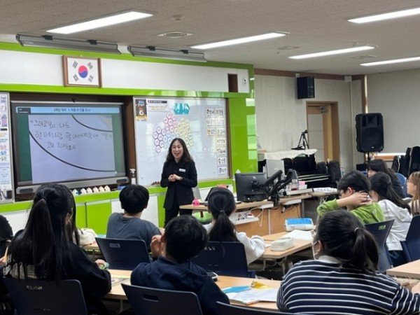 4.경북교육청, ‘수업전문가 육성 제도’ 운영을 통해 교실 수업 혁신 선도(초등교사 434명 ‘수업전문가’에 도전)(수업명인 수업공개 장면_경산 성암초등학교)_01.jpg
