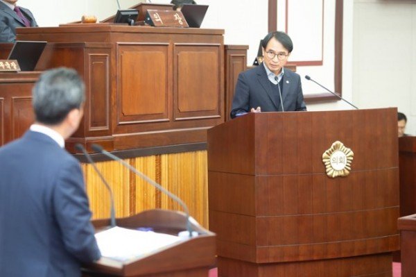 이상호 의원 -시정에 관한 질문2.jpg