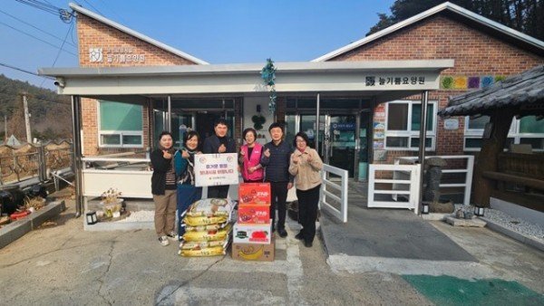 윤종호 의원 위문사진.jpg