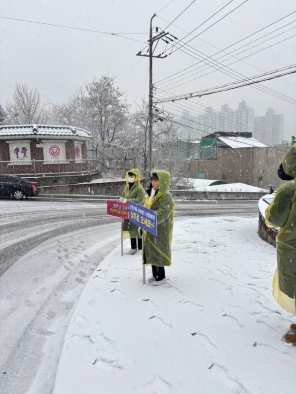 50사단 남문 앞 홍보캠페인.jpg