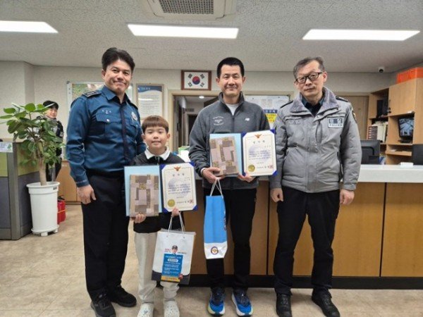 감사장 수여2.jpg