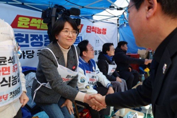 4_85eUd018svcepoj725xd9t8_tg3zvl (1).jpg