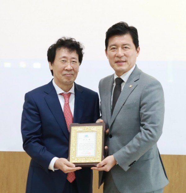 250322_정수문화예술원_감사패_수상.jpg