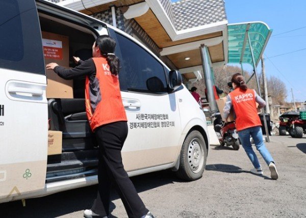 5-5 사진(영양군 산불피해 지역, 구호물품 지원 이어져).jpg