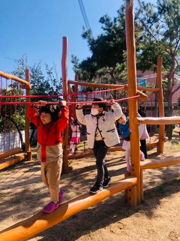 1.경북교육청, 유아 놀이 중심 환경 조성을 위한 ‘유치원 놀이친화적 환경개선 사업’ 확대 추진(2025학년도 유치원 놀이환경 개선 공모 50개 원 선정)(구미 한별유치원)_01.jpg