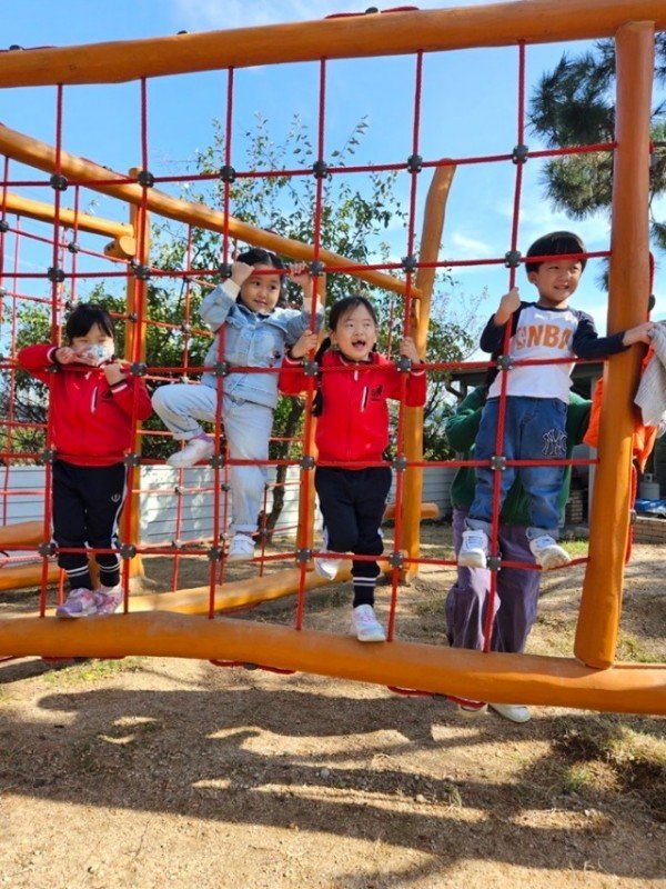 1.경북교육청, 유아 놀이 중심 환경 조성을 위한 ‘유치원 놀이친화적 환경개선 사업’ 확대 추진(2025학년도 유치원 놀이환경 개선 공모 50개 원 선정)(구미 한별유치원)_02.jpg