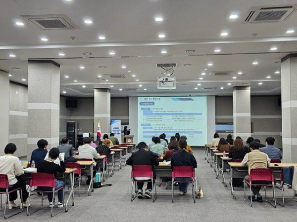 영주-5-2 영주시사회적경제지원센터는 _2025 경북 북부권 사회적가치지표(SVI) 측정 설명회_를 진행하고 있다.jpg