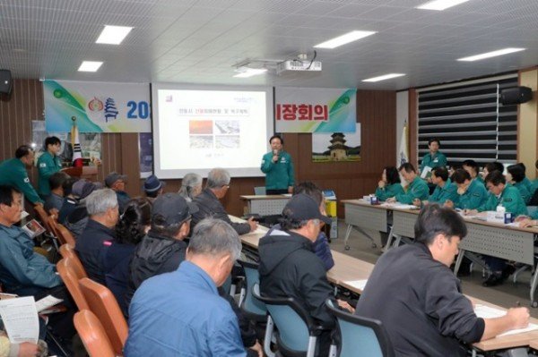 0507 안동시, ‘찾아가는 현장소통 간담회’ 통해 산불피해 복구 지원 본격화 (3).JPG