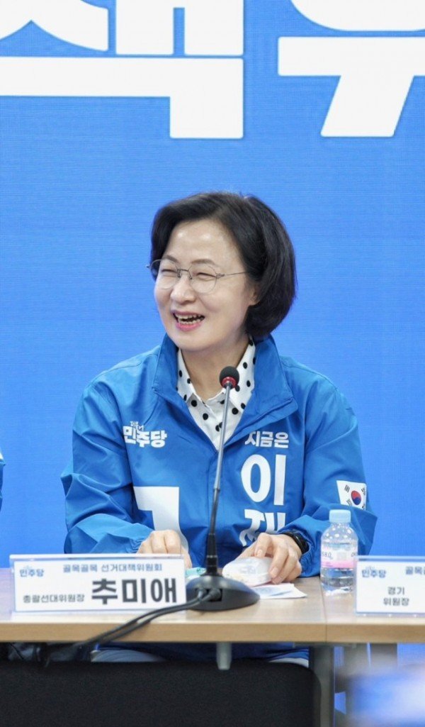 b_6j9Ud018svc1no02jw5lo2hl_tg3zvl (1).jpg