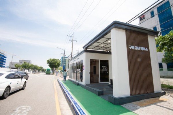 [대중교통과]40년 만의 변신…공단시외버스매표소  새 얼굴로 시민 맞이(매표소 외부 사진).jpeg