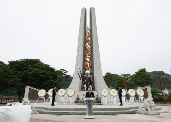 1-3 사진(현충일 추념식).jpg