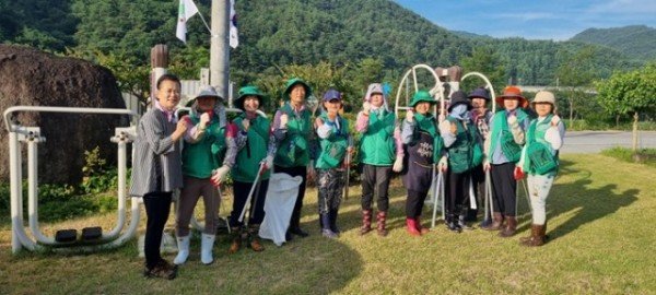 영주-8-1 영주시 평은면 새마을부녀회, 용혈1리 미림교주변 주요 도로변 환경정비 전개.jpeg