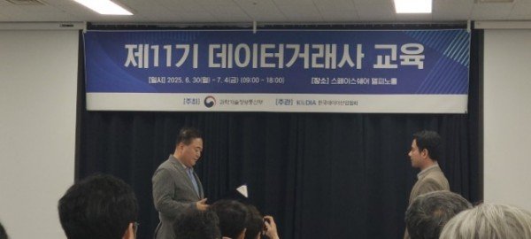 d_788Ud018svc10qqstrraawt0_tg3zvl.jpg