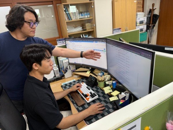 1.경북교육청, AI 비서 5탄 출시! ‘종합일람표 한 번에 점검 끝!’(학기 말 성적 처리부터 방학 대비까지...AI로 업무 부담 ‘확’ 줄인다)_02.jpg