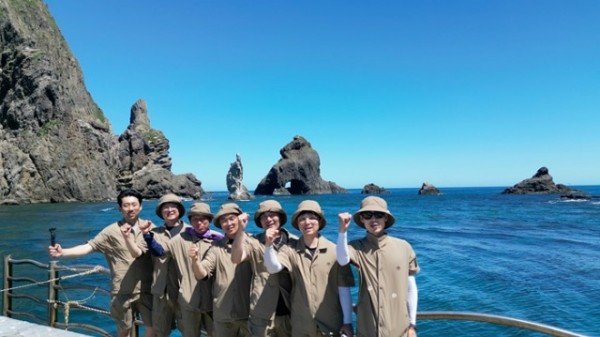 5.경북교육청, 교원 독도탐사단 운영으로 독도 교육 콘텐츠 개발 박차(광복 80주년 맞아 울릉도_독도 현장 조사...실감형 교육자료로 영토 의식 함양)(독도탐사단)_04.jpg