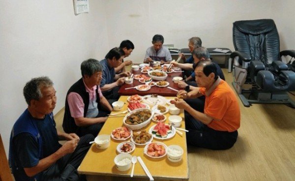04의성군제공 청공모 수박나눔2.jpg