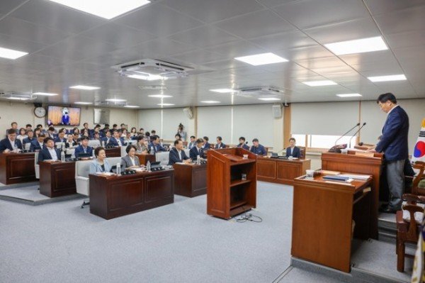 1-1. 20250902 제295회 영주시의회 임시회 제1차 본회의.jpg