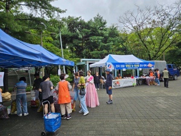 1-3 사진(2025년 수비면 농특산물 직거래행사 개최).jpeg