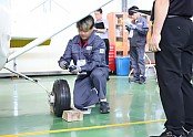 영주-4-1 (참고사진)지난해 전국항공정비기능대회에서 참가자들이 정비 기량을 발휘하고 있다.jpg