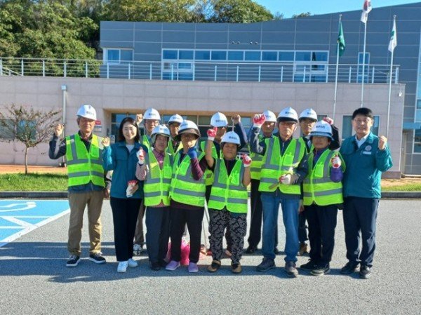 영주-10-1 평은2리 주민 국토대청결운동 단체기념사진.jpg