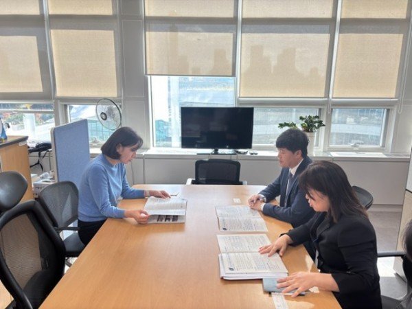 [예산재정과]김정애 산업중소벤처예산과장(왼쪽).jpeg