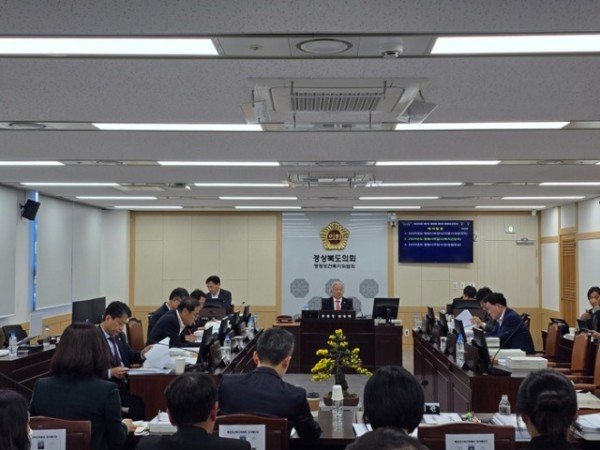 행정보건복지위원회 행정사무감사.jpg