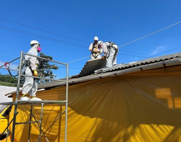 1117 시민과 함께 만든 변화  안동이 깨끗해졌다 (3)-슬레이트 처리.jpg