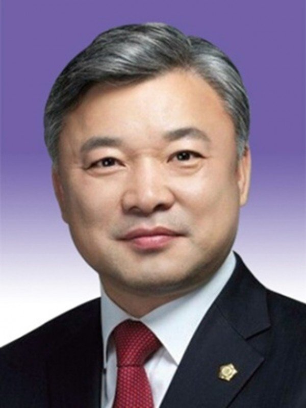 권광택위원장님 사진.jpg