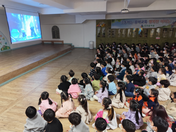 사진 ‘AI 환경 동화’로 환경보존의 가치를 전하다)(사진(AI환경동화)).png